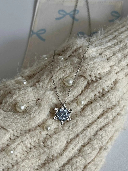 "Winter Love Letter" Snowflake Blue Gemstone Necklace - Sweet, Dreamy, and Unique.