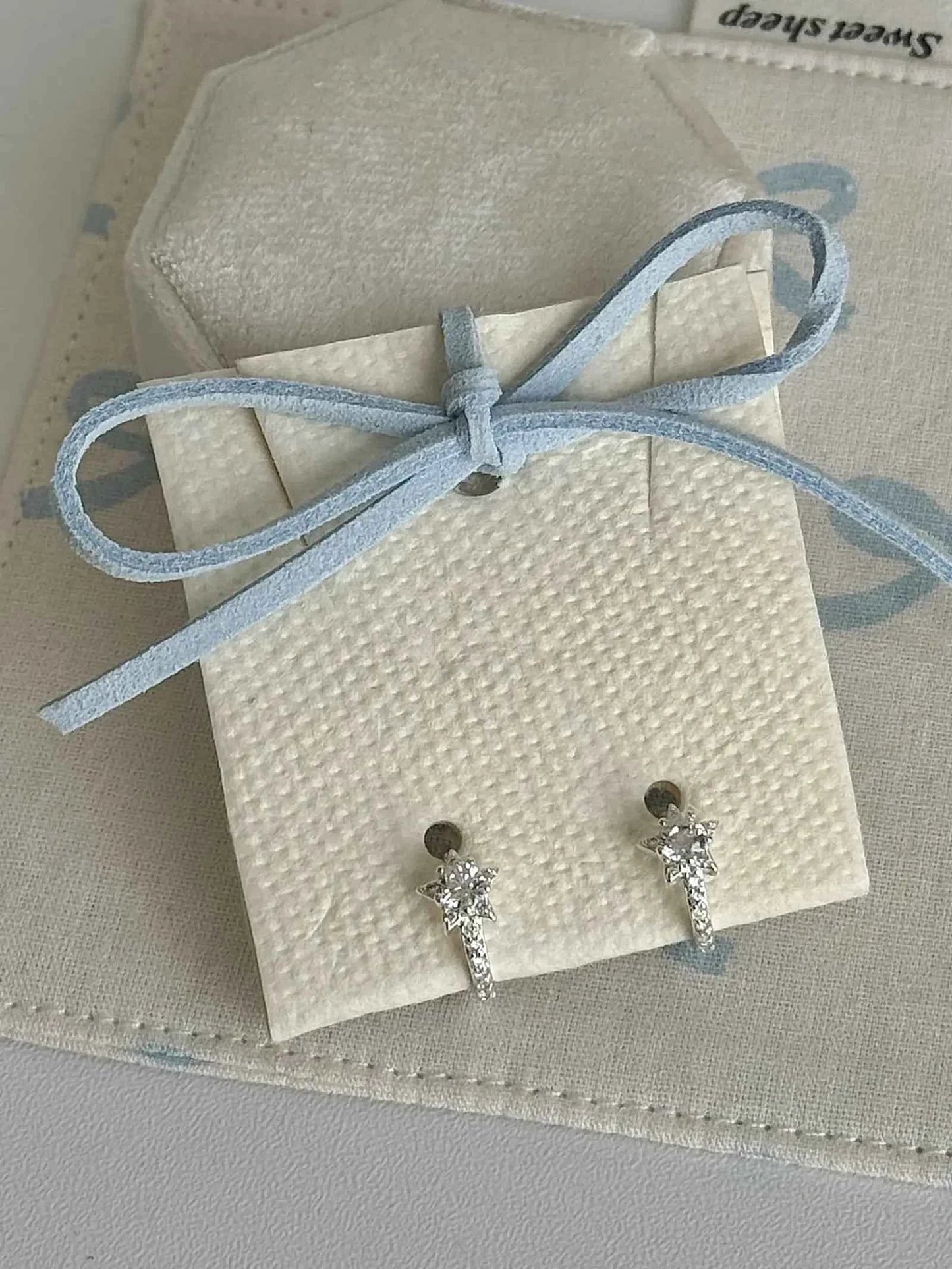 "Shooting Star Whisper" 925 Sterling Silver Earrings - Sparkling, Unique, and Perfect Gift for Best Friends.