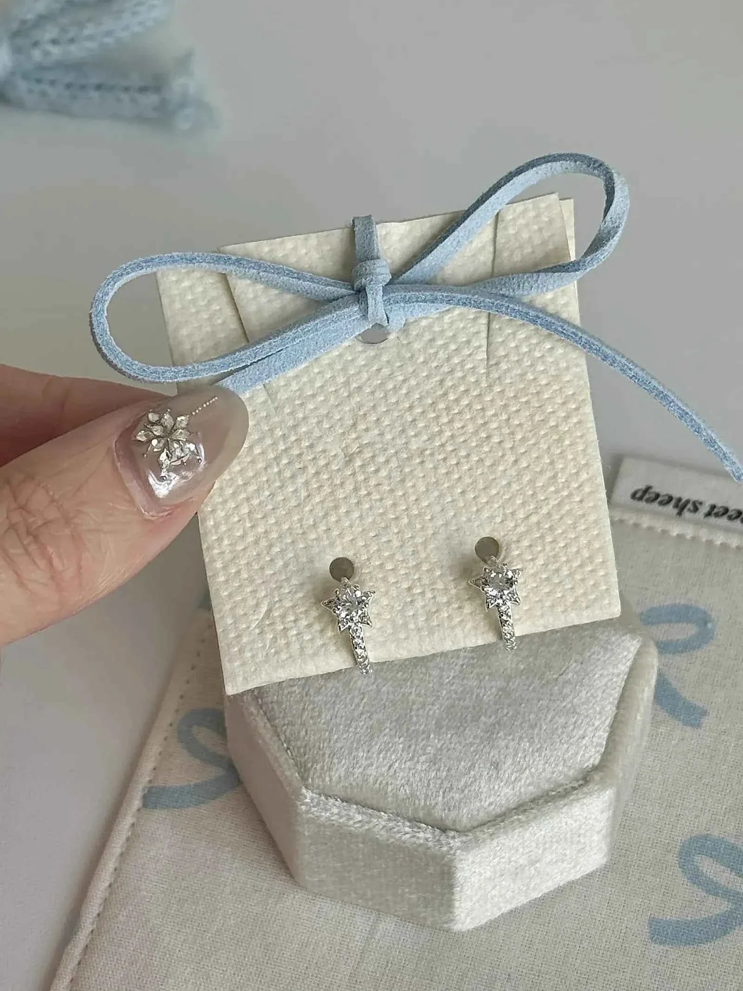 "Shooting Star Whisper" 925 Sterling Silver Earrings - Sparkling, Unique, and Perfect Gift for Best Friends.