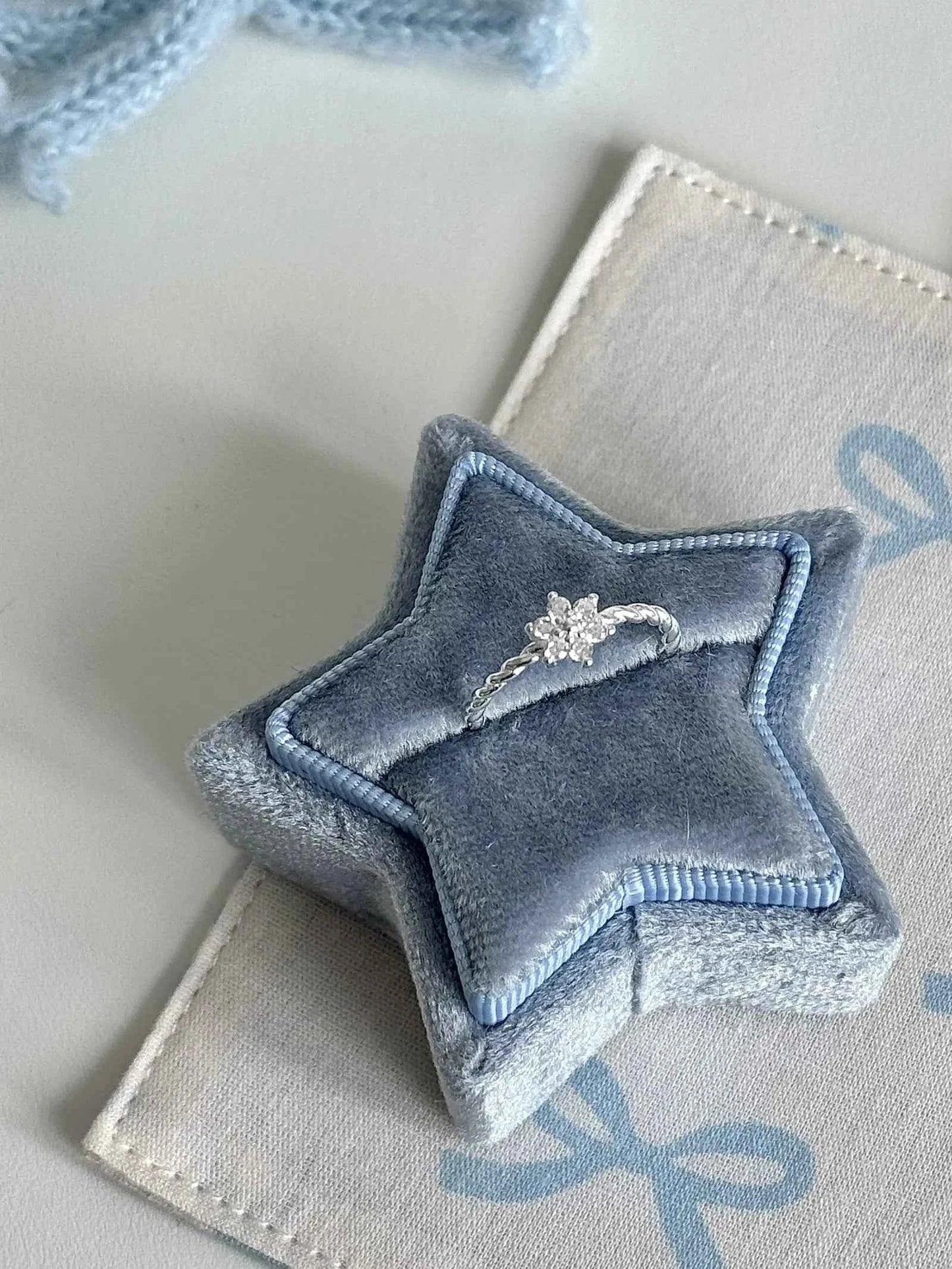 "In the Name of Snow" 925 Sterling Silver Snowflake Knot Ring - Delicate, Versatile, and Cool Chic.