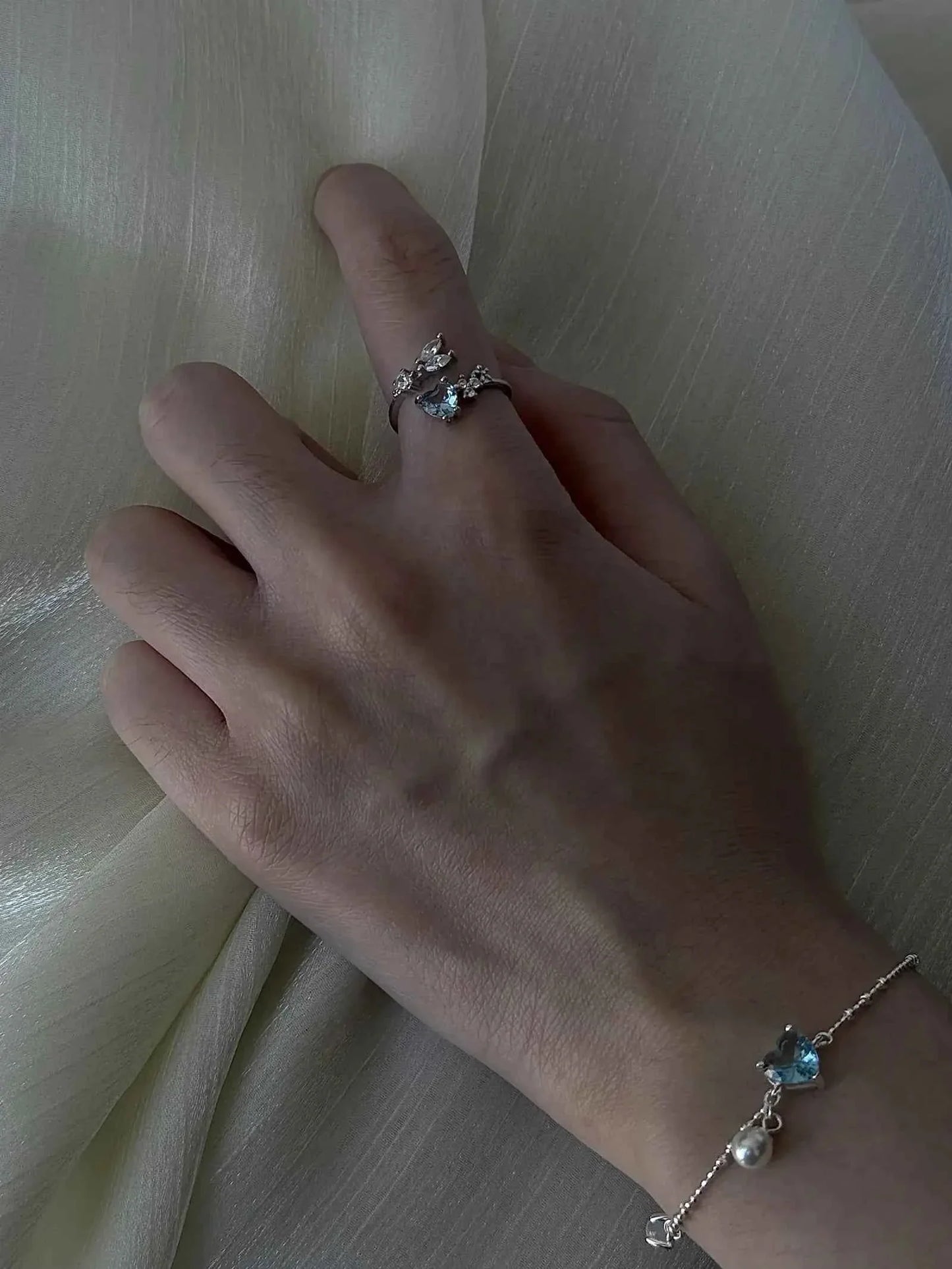 "Deep Sea Token" 925 Sterling Silver Blue Fish Tail Ring - Unique, Elegant, and Cool Chic.