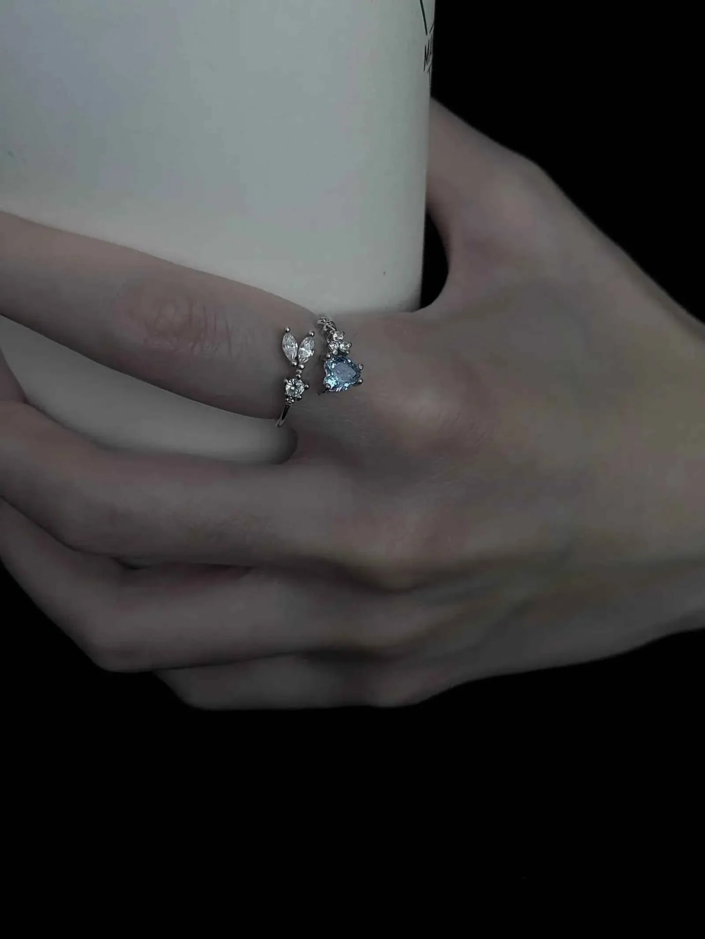 "Deep Sea Token" 925 Sterling Silver Blue Fish Tail Ring - Unique, Elegant, and Cool Chic.