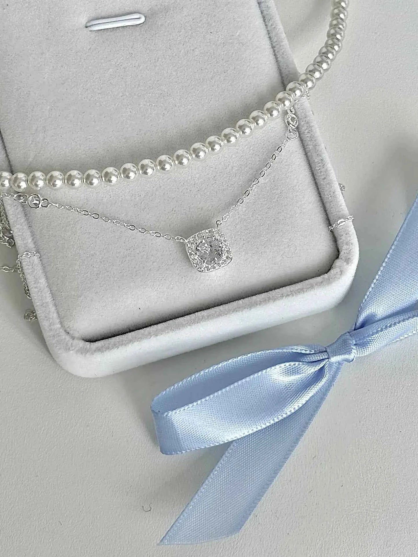 "Oil Painting Maiden" 925 Sterling Silver Cube Sugar Diamond and Pearl Vintage Layered Necklace - Low Luxury, Elegant, and Refined.