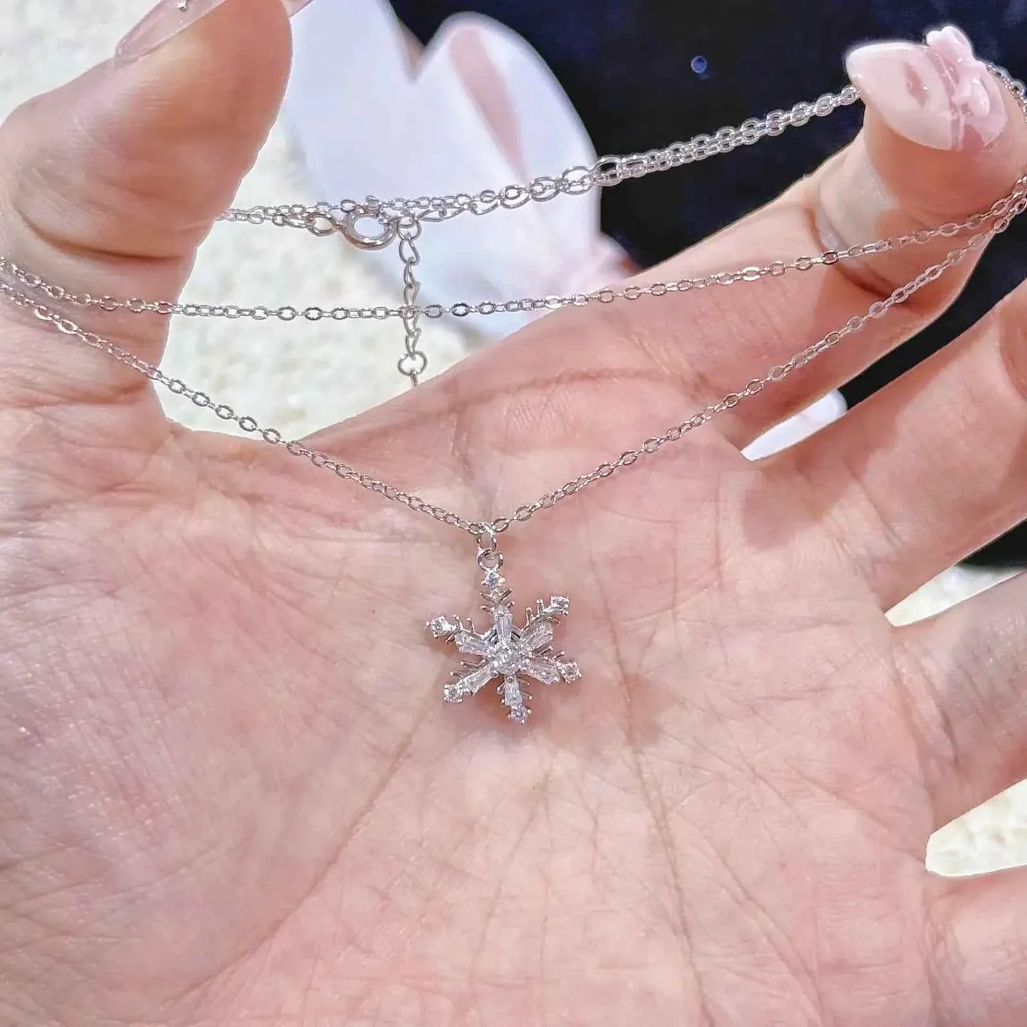 "Spinning Snowflake" 925 Sterling Silver Necklace - Unique and Hypoallergenic