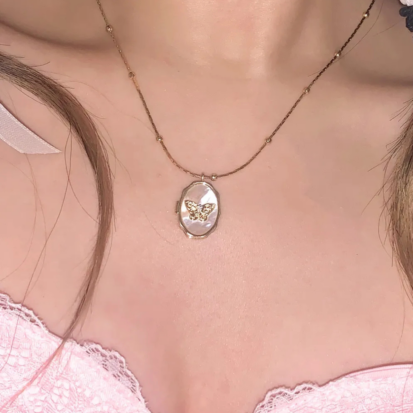 „Butterfly Shell“ 18K Gold Halskette – Romantisch, verträumt & zeitlos
