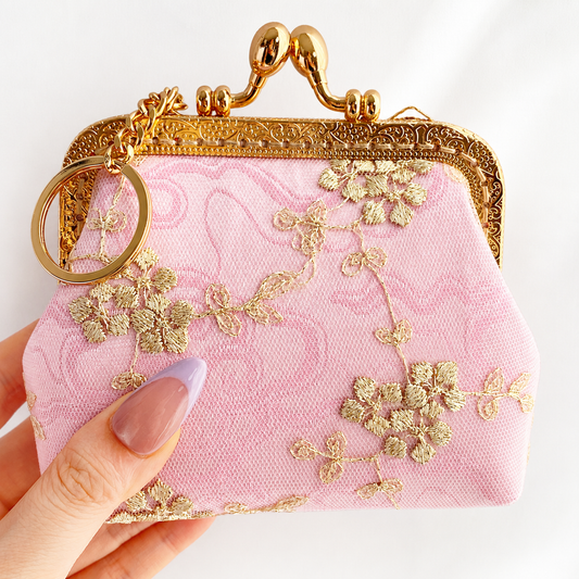 Cloud Lace Kiss-Lock Coin Purse – Handmade Embroidered Mini Card Holder