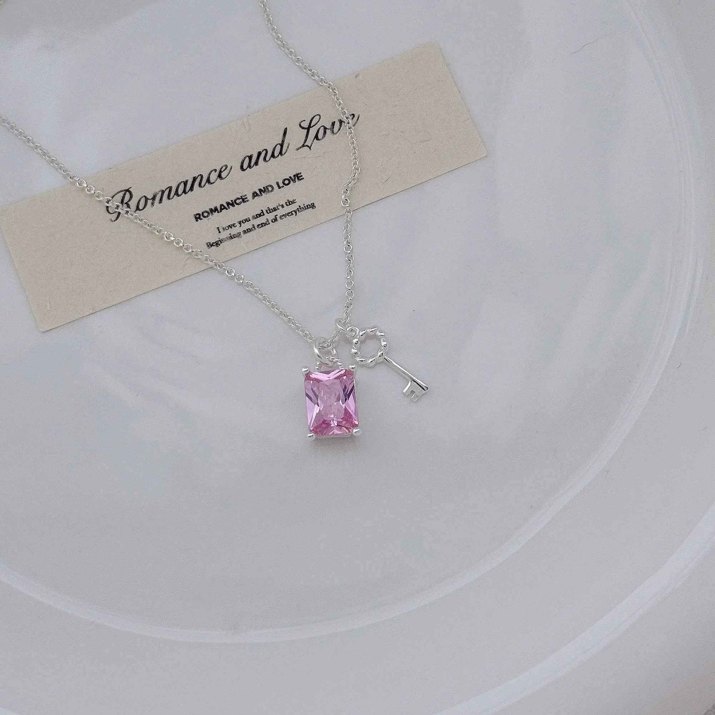 "Dawnlight Key" 925 Sterling Silver Crystal-Clear Key Necklace – Elegant & Gift-Ready