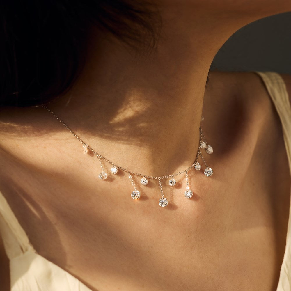 Moonlight Veil – Luxuriöse Quastenkette aus S925er Silber mit Kristallanhänger