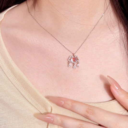 Halskette „Peace Lock“ aus 999er Reinsilber – Wächter der Farbe und Ruhe