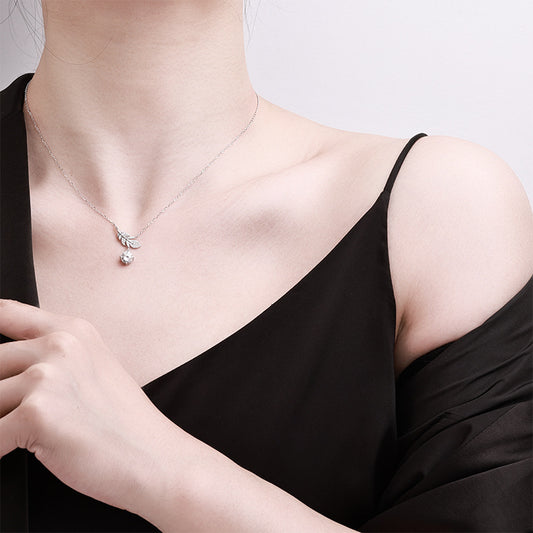 “Starlight Feather” 925 Sterling Silver 1CT Moissanite Feather Pendant Necklace