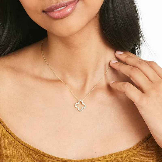 "Lucky Glow" 925 Sterling Silver Clover Necklace