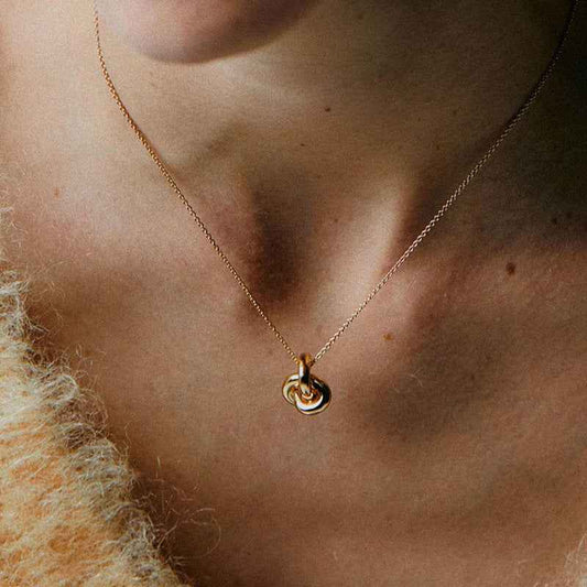 "Eternal Link" 925 Sterling Silver Interlocking Loop Necklace