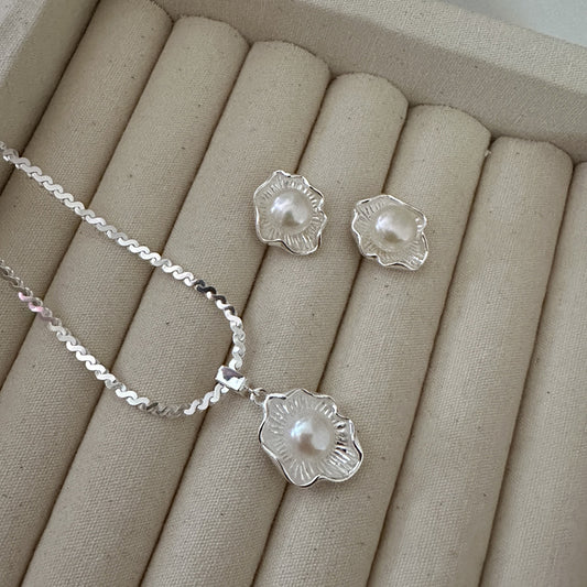 "Sunny Pearl" 925 Sterling Silver Necklace & Earrings Set