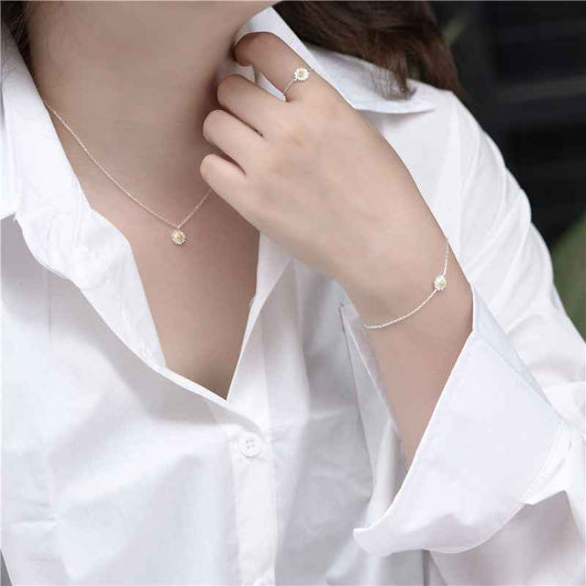 "Daisy Delight" 925 Sterling Silver Jewelry Set (Necklace, Bracelet & Ring)