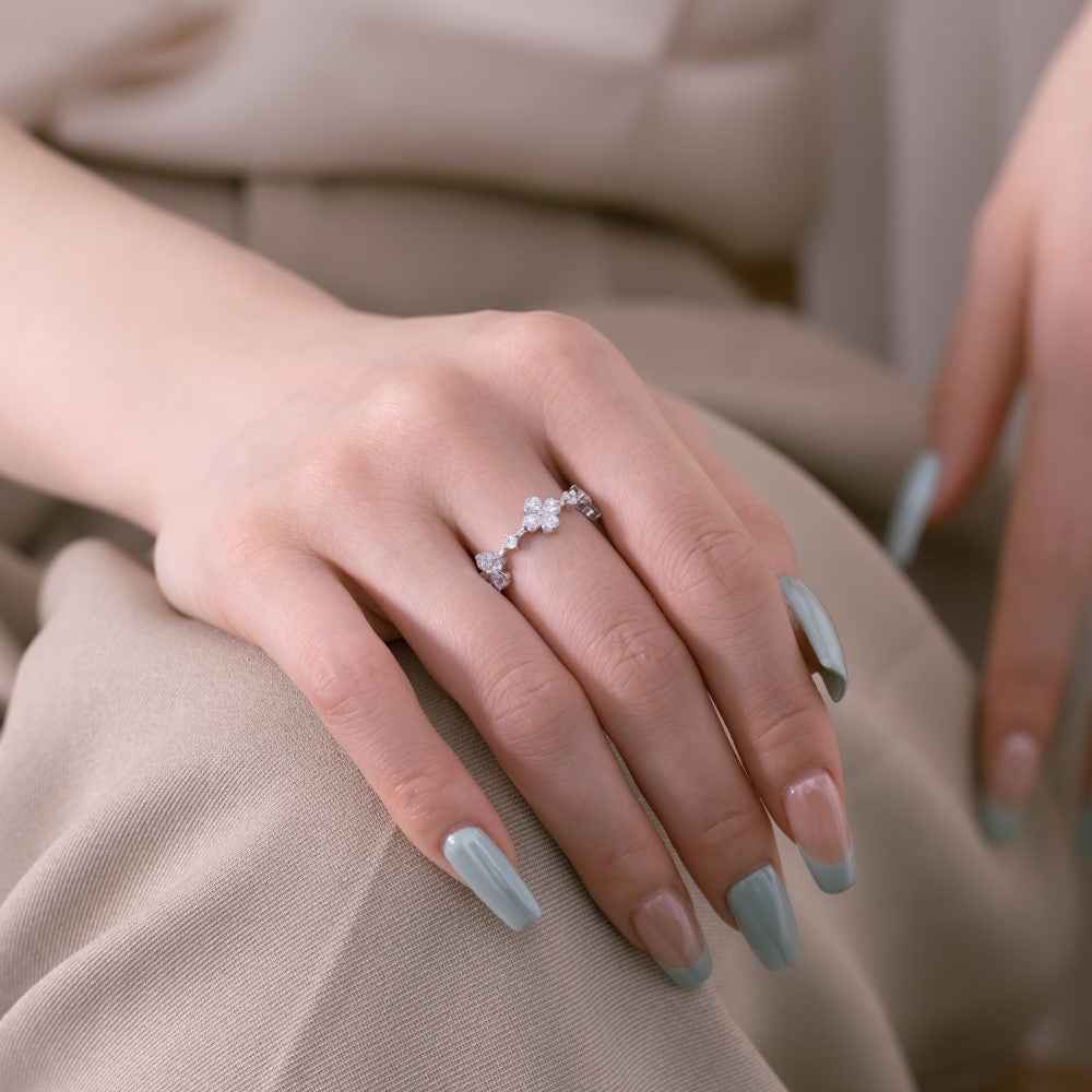 “Clover Lumière” 925 Sterling Silver Pavé Four-Leaf Clover Ring