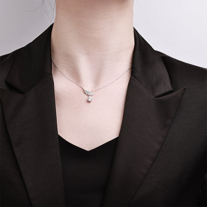 “Starlight Feather” 925 Sterling Silver 1CT Moissanite Feather Pendant Necklace