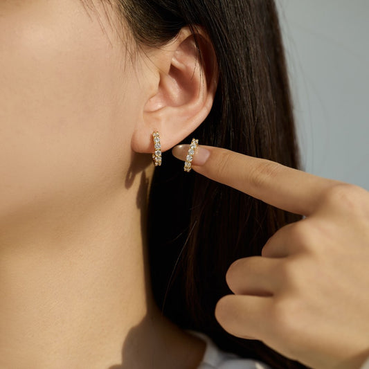 “Eternal Spark” 925 Sterling Silver 1.26CT Moissanite Pavé Hoop Earrings