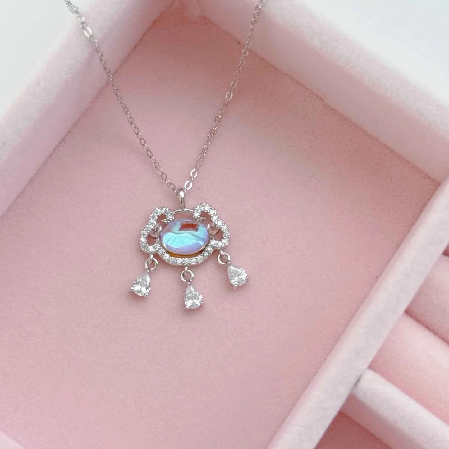 "Peace Lock" 999 Pure Silver Necklace – Guardian of Color & Calm
