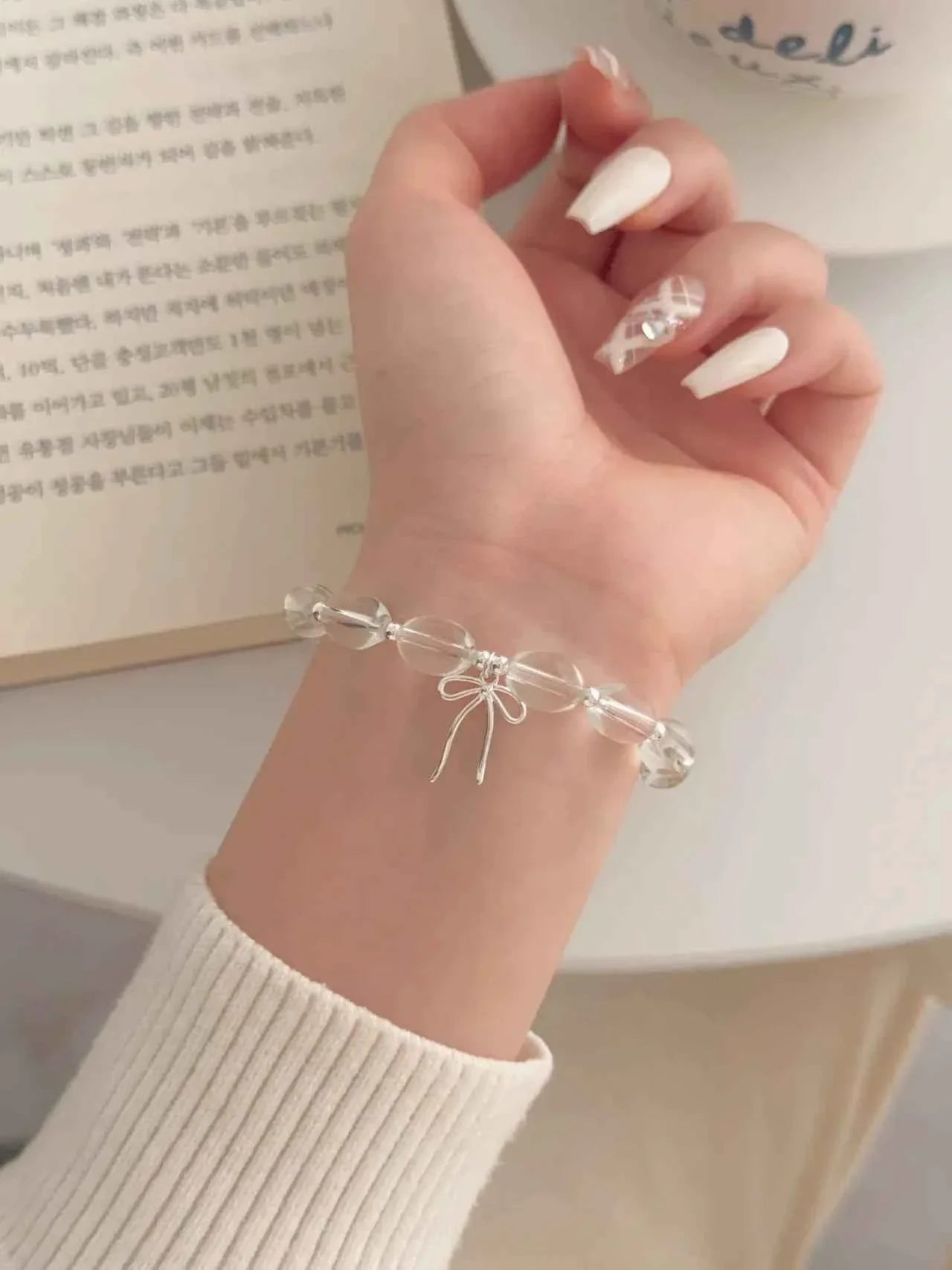"White lce Crystal" 925 Sterling Silver Bowknot WhiteCrystal Bead Bracelet-Delicate,Pure, and Elegant.