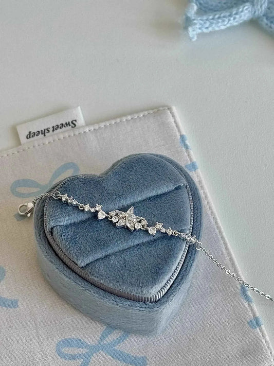 "Galactic Fragments" Fully Diamond-Studded Star Bracelet in 925 Sterling Silver - Chic, Refined, and Unique.