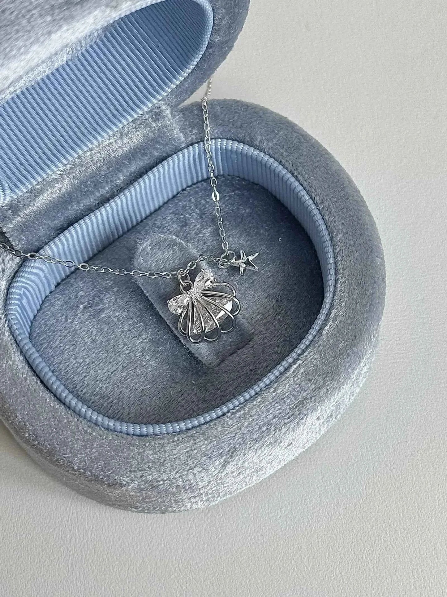 "Silken Star Kiss" 925 Sterling Silver White Gold-Plated Shell Necklace - Delicate, Elegant, and Sparkling.