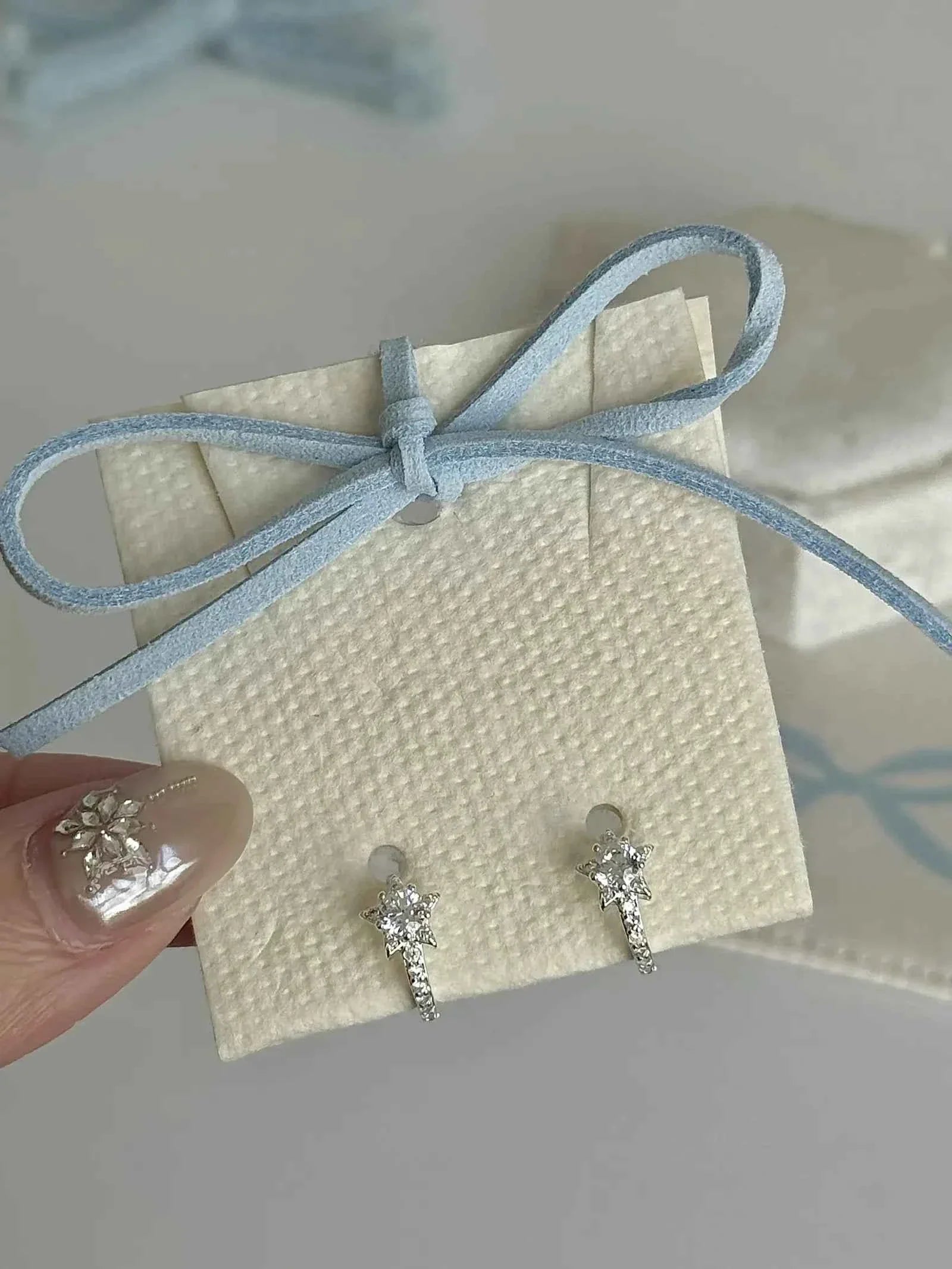 "Shooting Star Whisper" 925 Sterling Silver Earrings - Sparkling, Unique, and Perfect Gift for Best Friends.