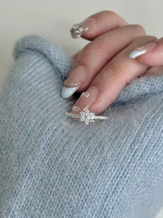 "In the Name of Snow" 925 Sterling Silver Snowflake Knot Ring - Delicate, Versatile, and Cool Chic.
