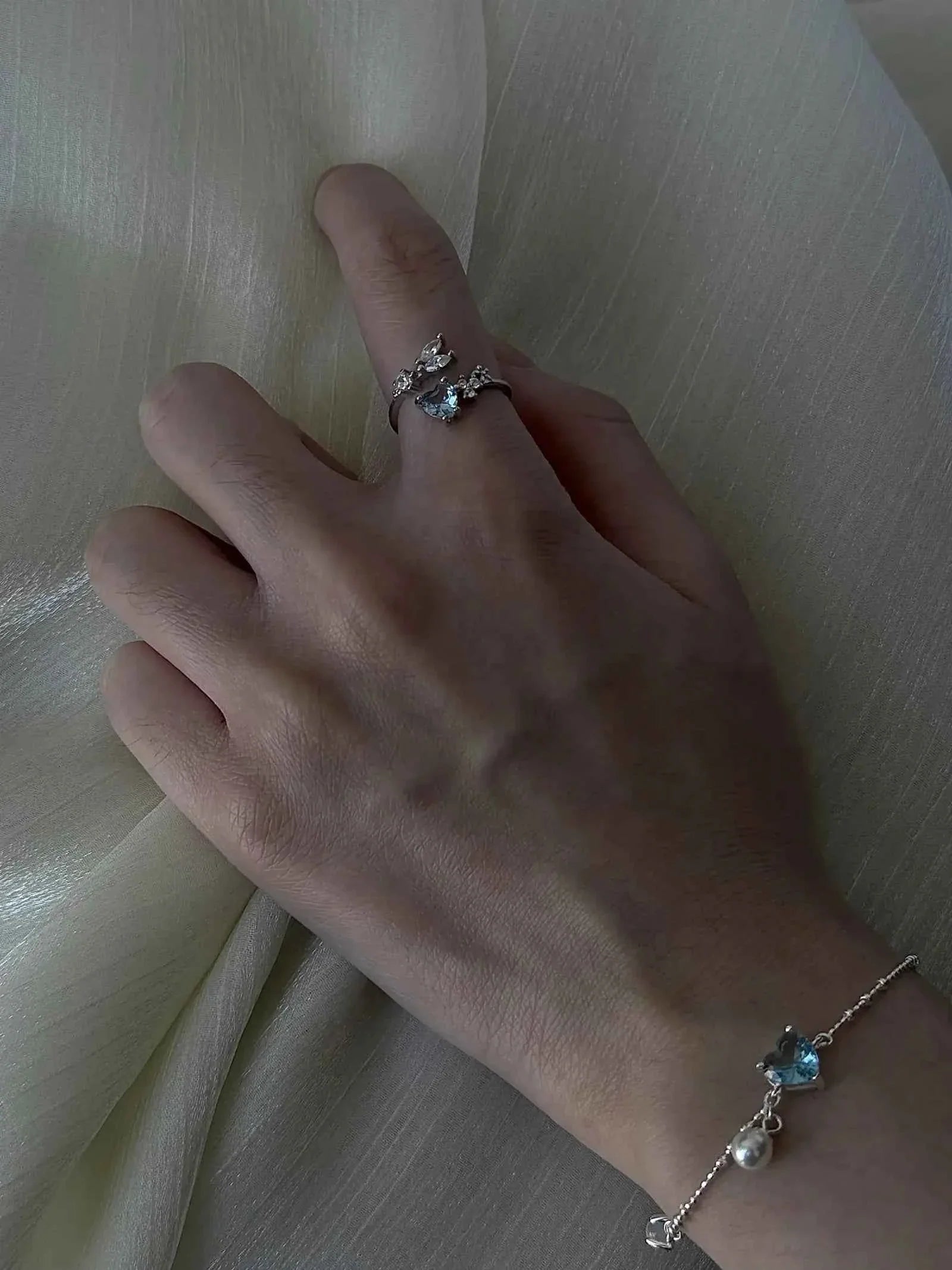 "Deep Sea Token" 925 Sterling Silver Blue Fish Tail Ring - Unique, Elegant, and Cool Chic.