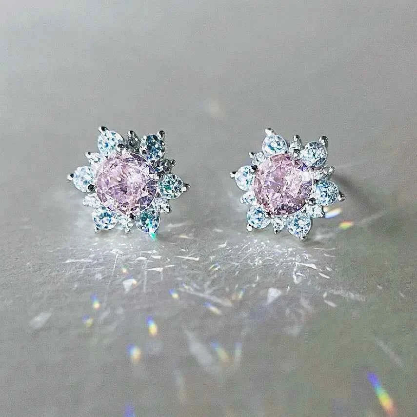 "Sparkling Snowflake" 925 Sterling Silver Stud Earrings - Dazzling and Elegant