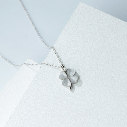 “Lucky Lumière” S925 Sterling Silver Cat’s Eye Clover Necklace