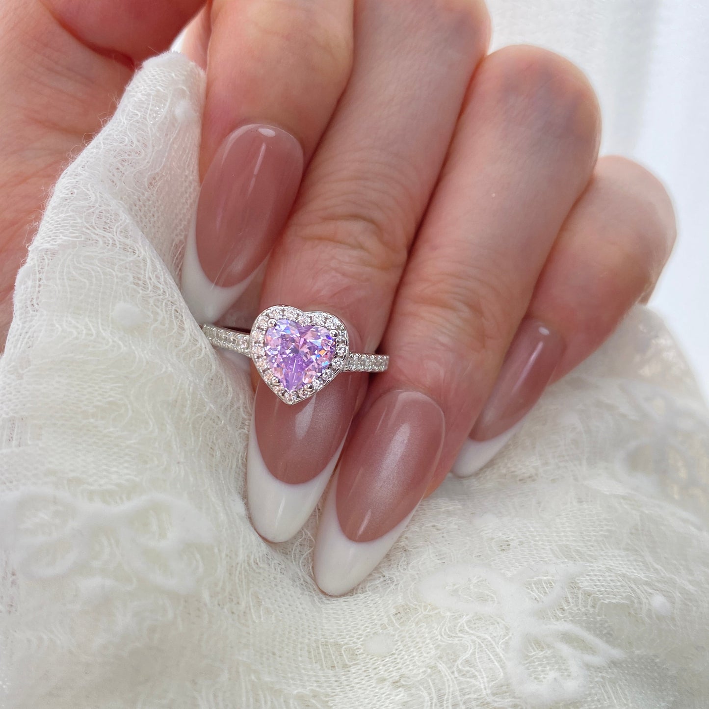 “Frostfire Heart” S925 Sterling Silver 1CT Heart-Cut Zircon Halo Ring