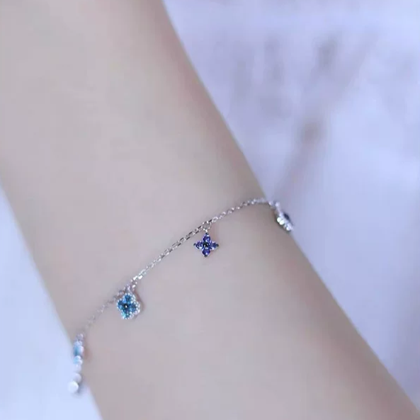 「ラッキークローバーガーデン」スターリングシルバージェムストーンブレスレット
