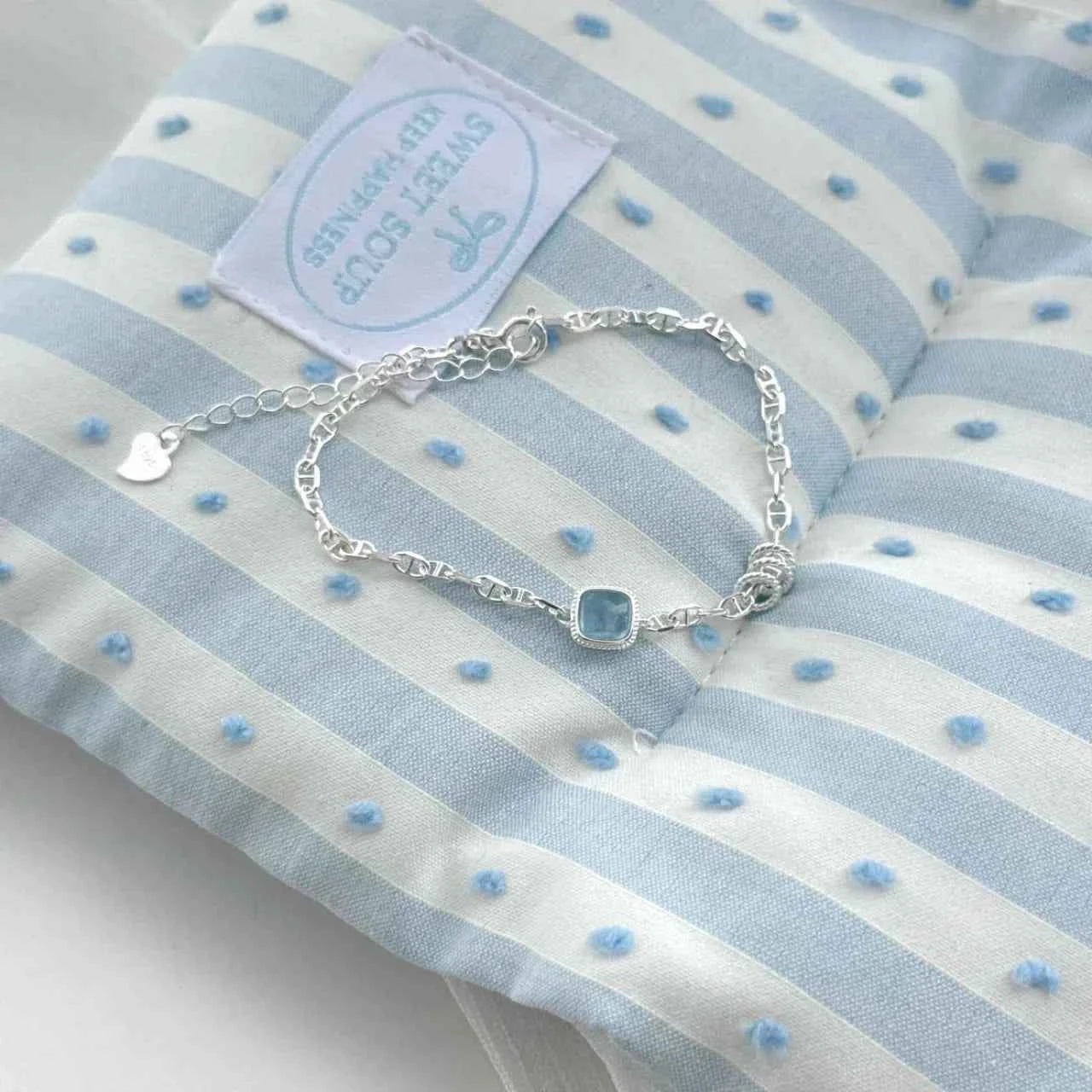 "Aqua Cube Piggy" 925 Sterling Silver Aquamarine & Pig-Nose Chain Bracelet – Minimalist Ocean Chic