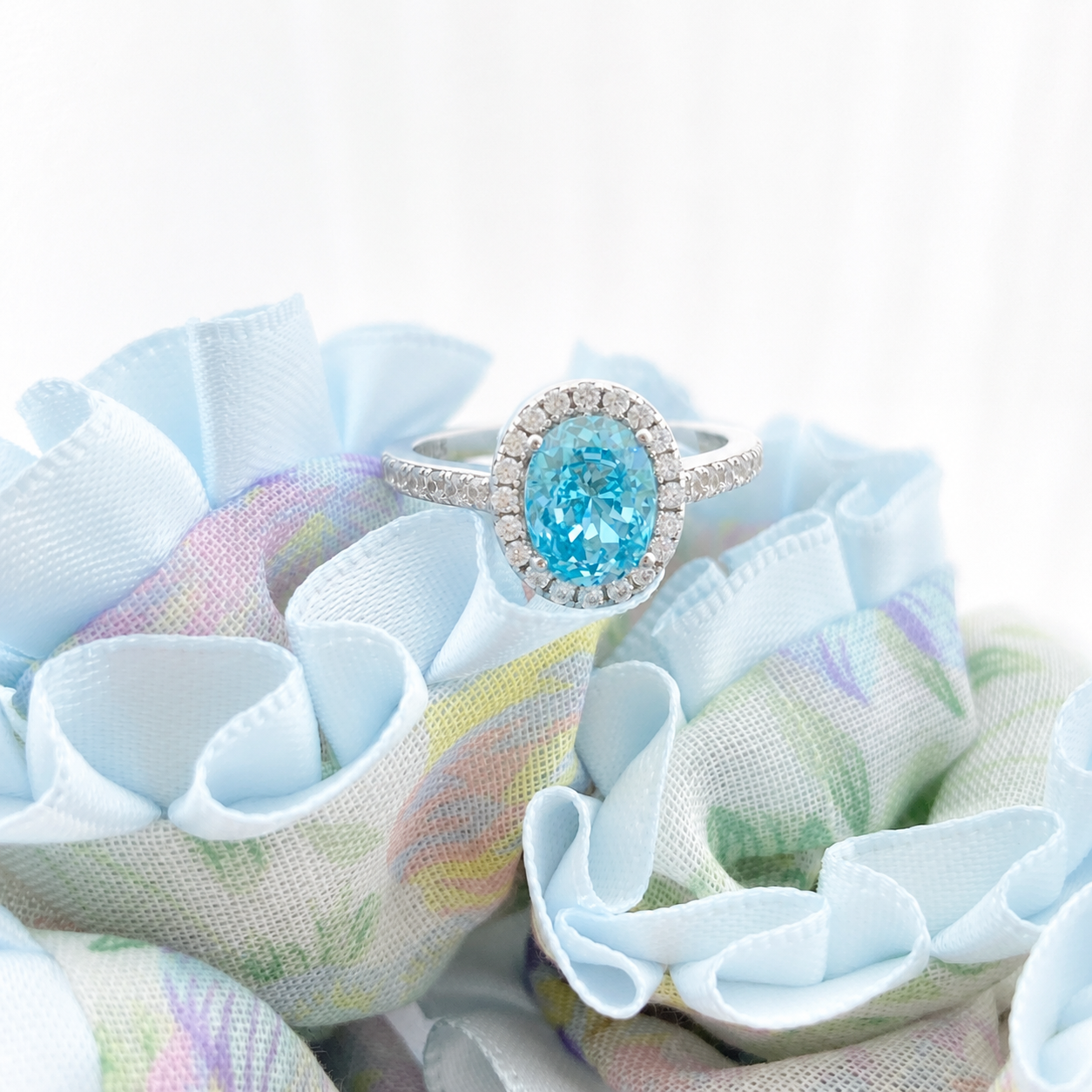“Aqua Halo” S925 Sterling Silver 1.5CT Aquamarine High Carbon Diamond Ring