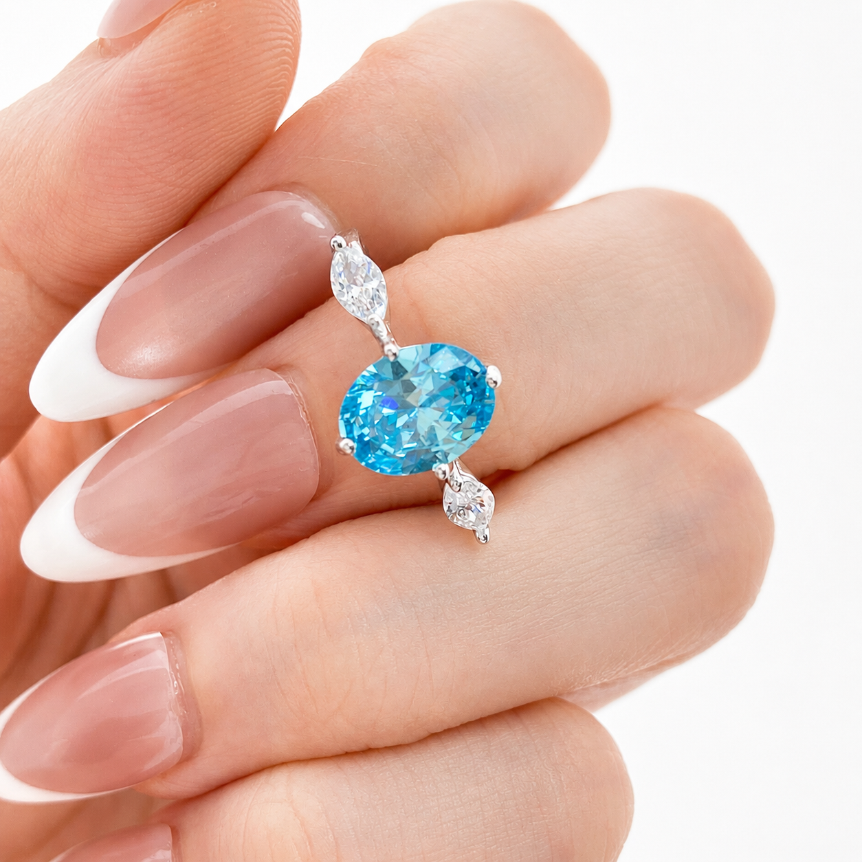 “Aqua Radiance” S925 Sterling Silver 2CT Aquamarine High Carbon Diamond Ring