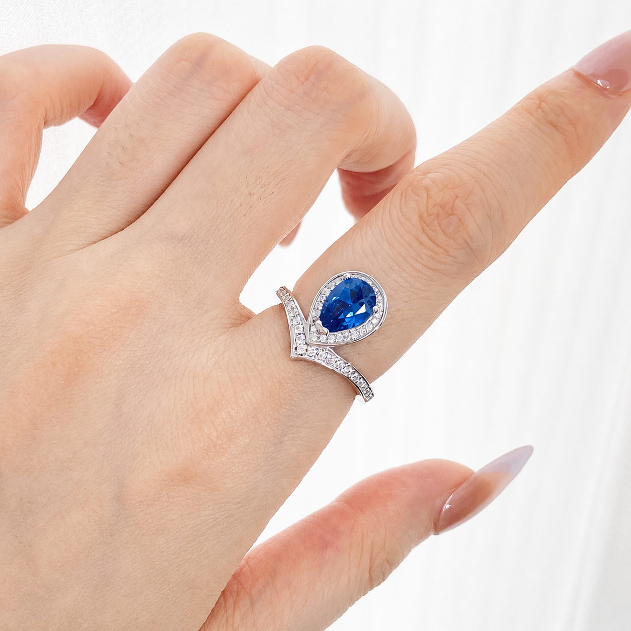 “Aqua Tiara” S925 Sterling Silver 2CT Aquamarine Blue High Carbon Diamond Crown Ring