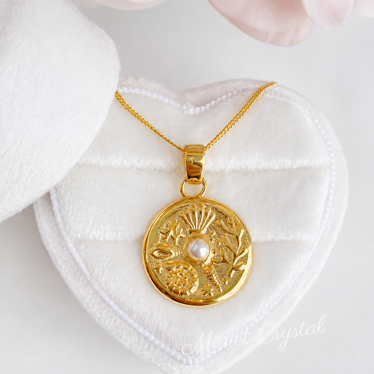 “Coastal Keepsake” S925 Sterling Silver Shell Pearl Medallion Necklace