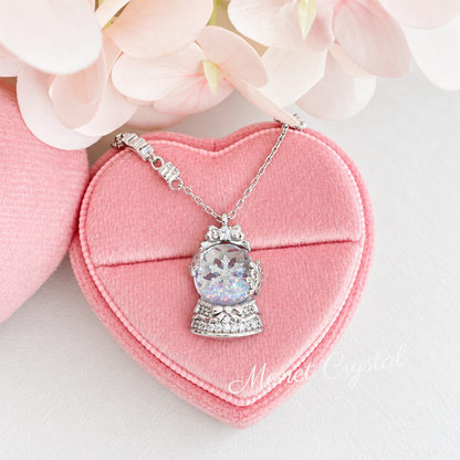 “Crystal Winter” S925 Sterling Silver Shifting Sand Snow Globe Necklace