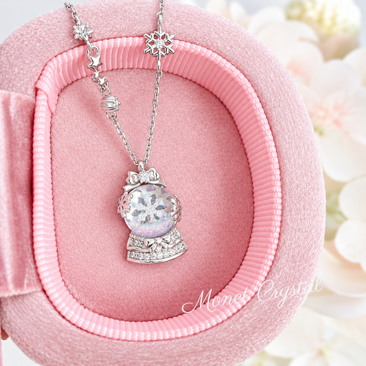 “Crystal Winter” S925 Sterling Silver Shifting Sand Snow Globe Necklace