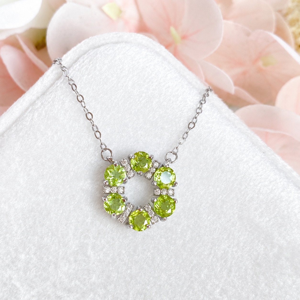 “Crystal Wreath” S925 Sterling Silver Crystal Halo Necklace