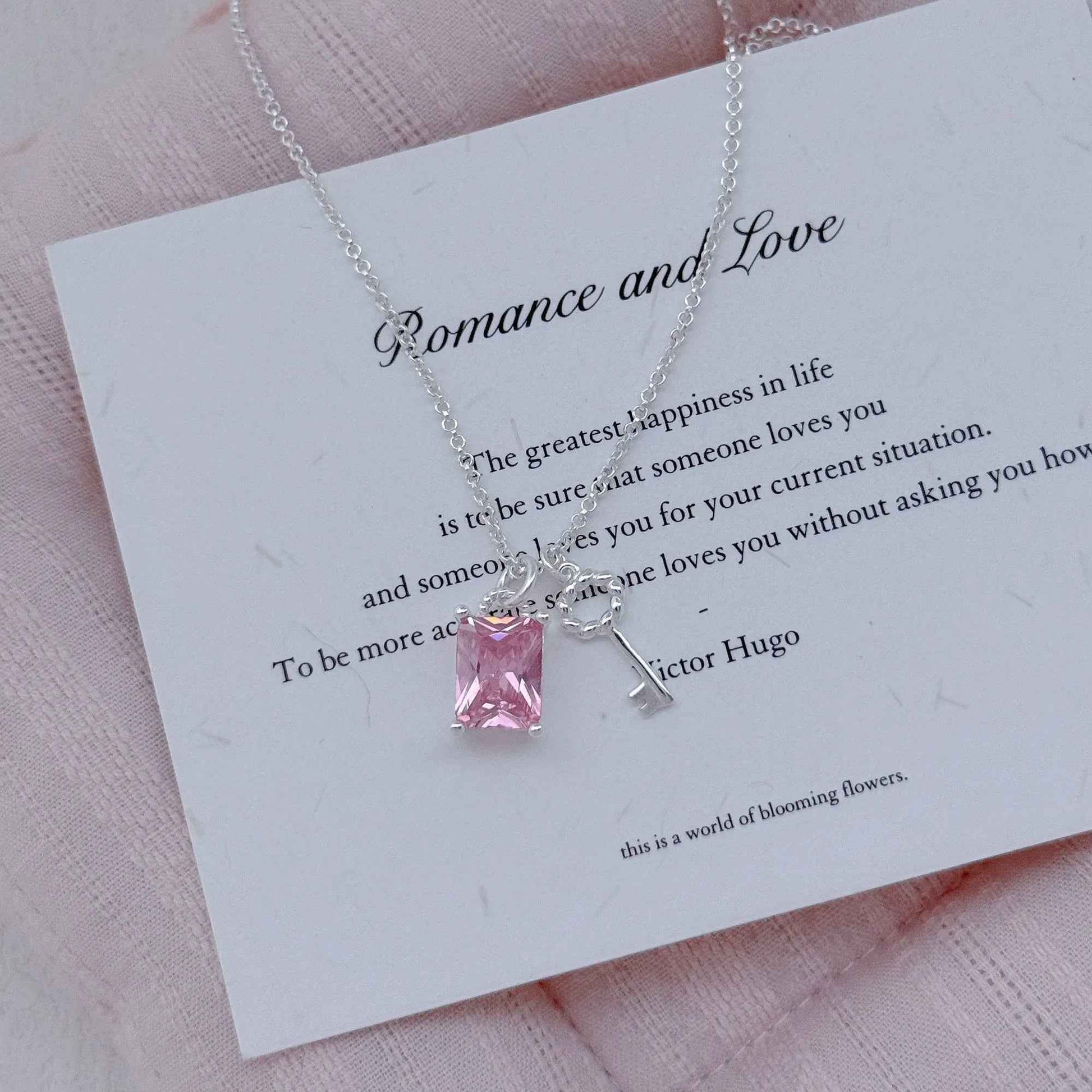 "Dawnlight Key" 925 Sterling Silver Crystal-Clear Key Necklace – Elegant & Gift-Ready