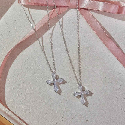 "Edgeless Cross" 925 Sterling Silver Necklace – Seamless Sparkle & Minimalist Faith