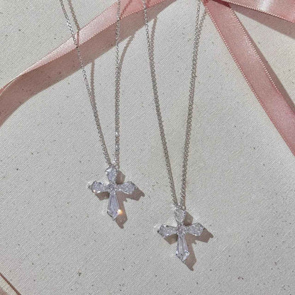 "Edgeless Cross" 925 Sterling Silver Necklace – Seamless Sparkle & Minimalist Faith