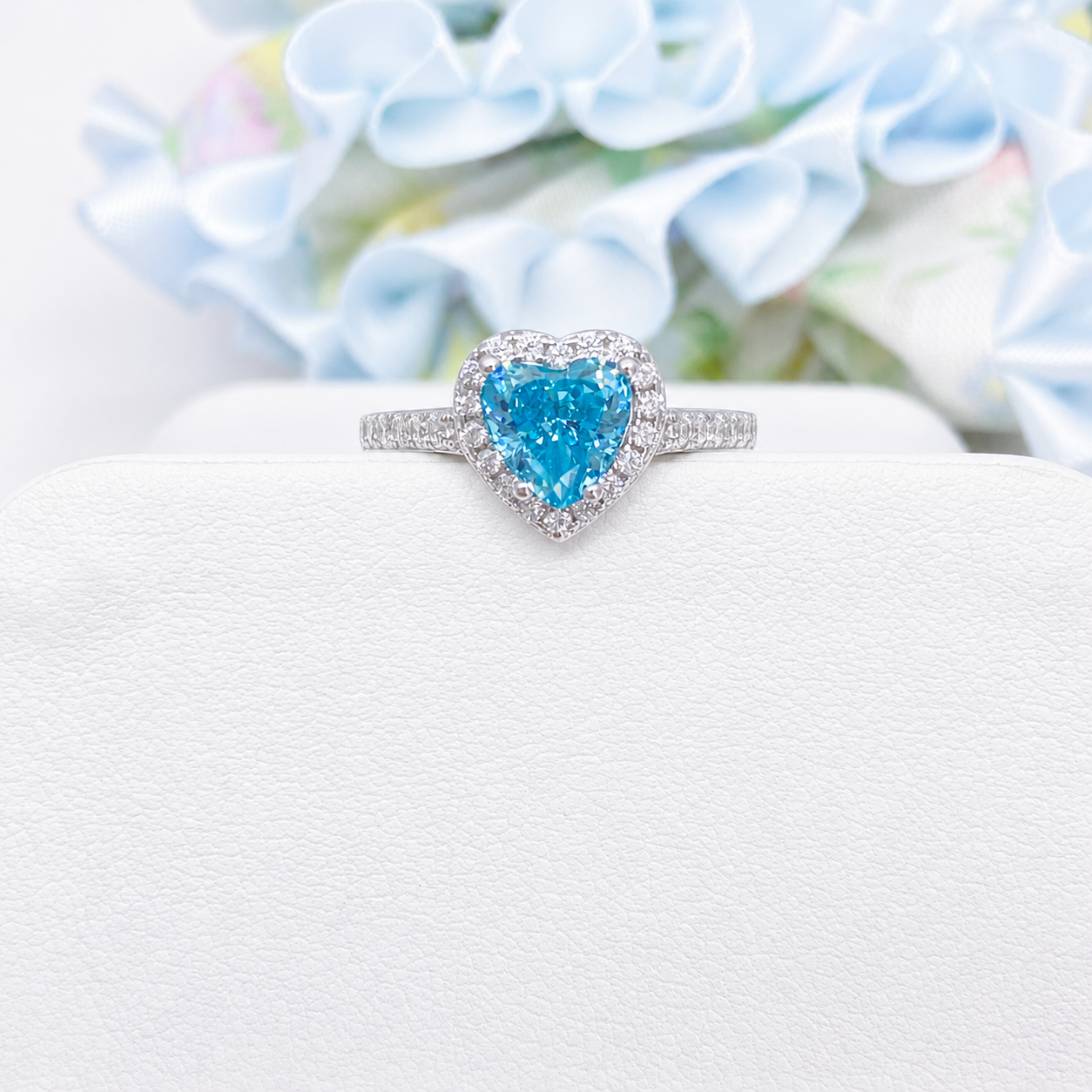 “Frozen Heart” S925 Sterling Silver Heart-Cut High Carbon Diamond Ring