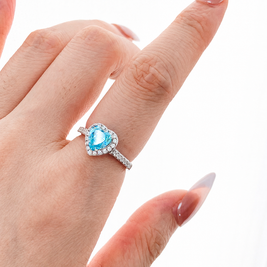 “Frozen Heart” S925 Sterling Silver Heart-Cut High Carbon Diamond Ring