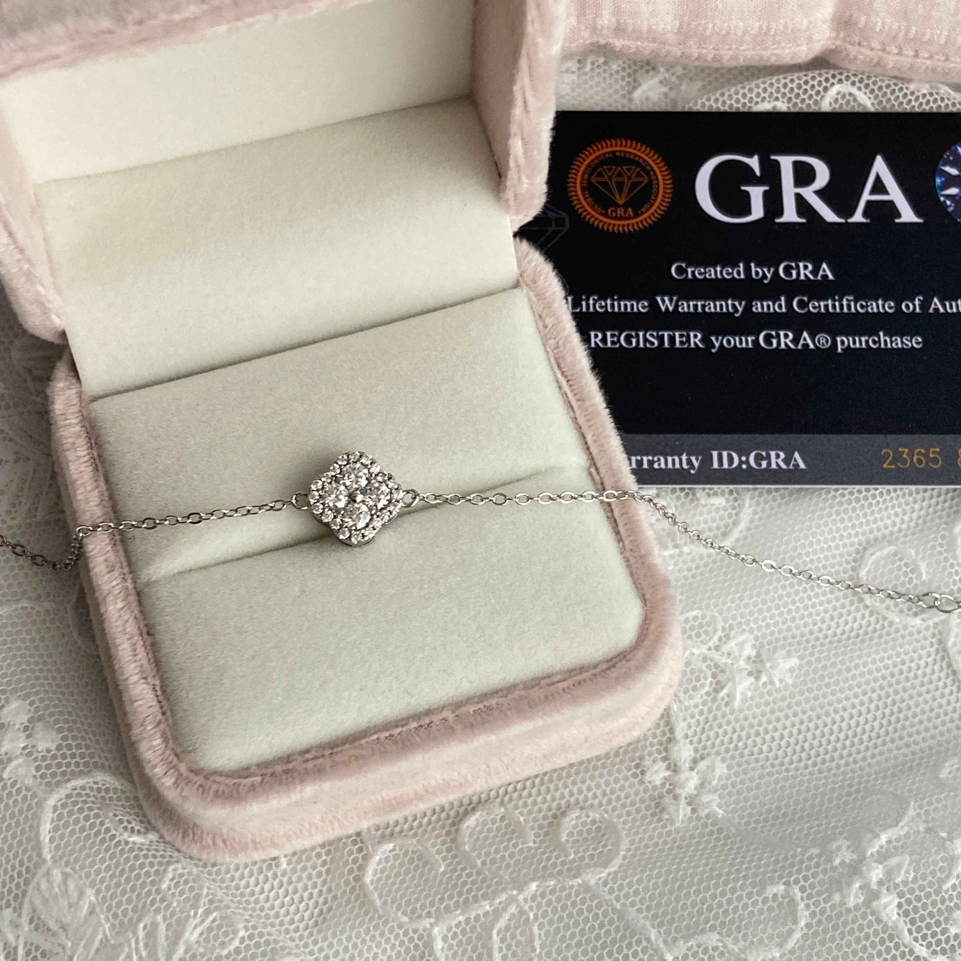 “Lucky Fleur” Gold-Plated Brass Moissanite Clover Bracelet