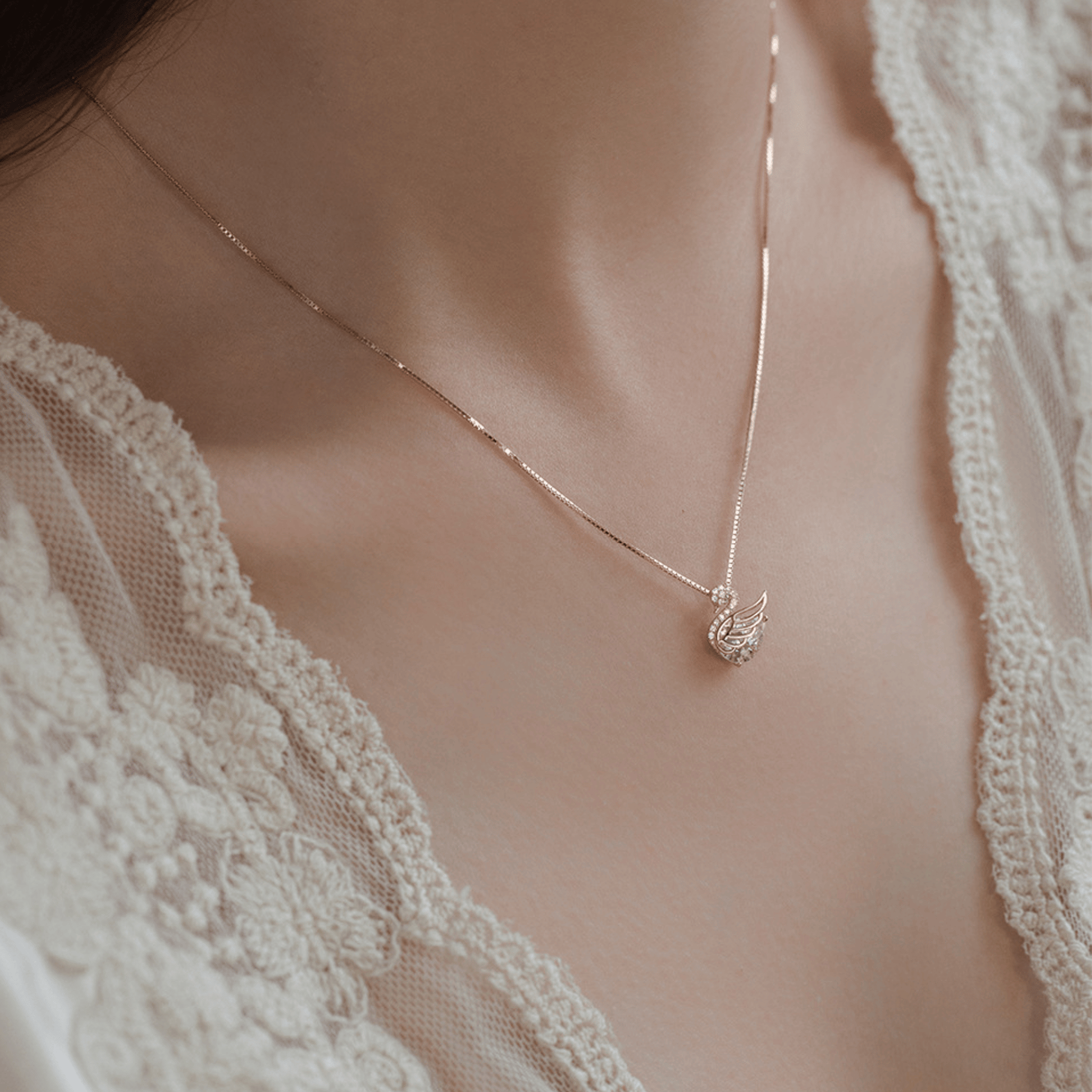 “Swan Étoile” S925 Sterling Silver Swan Necklace