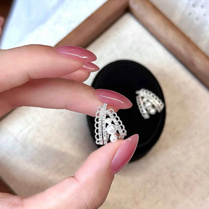 "Lace Series – Pearl Glow" Luxurious Artificial Pearl Stud Earrings – French Elegance