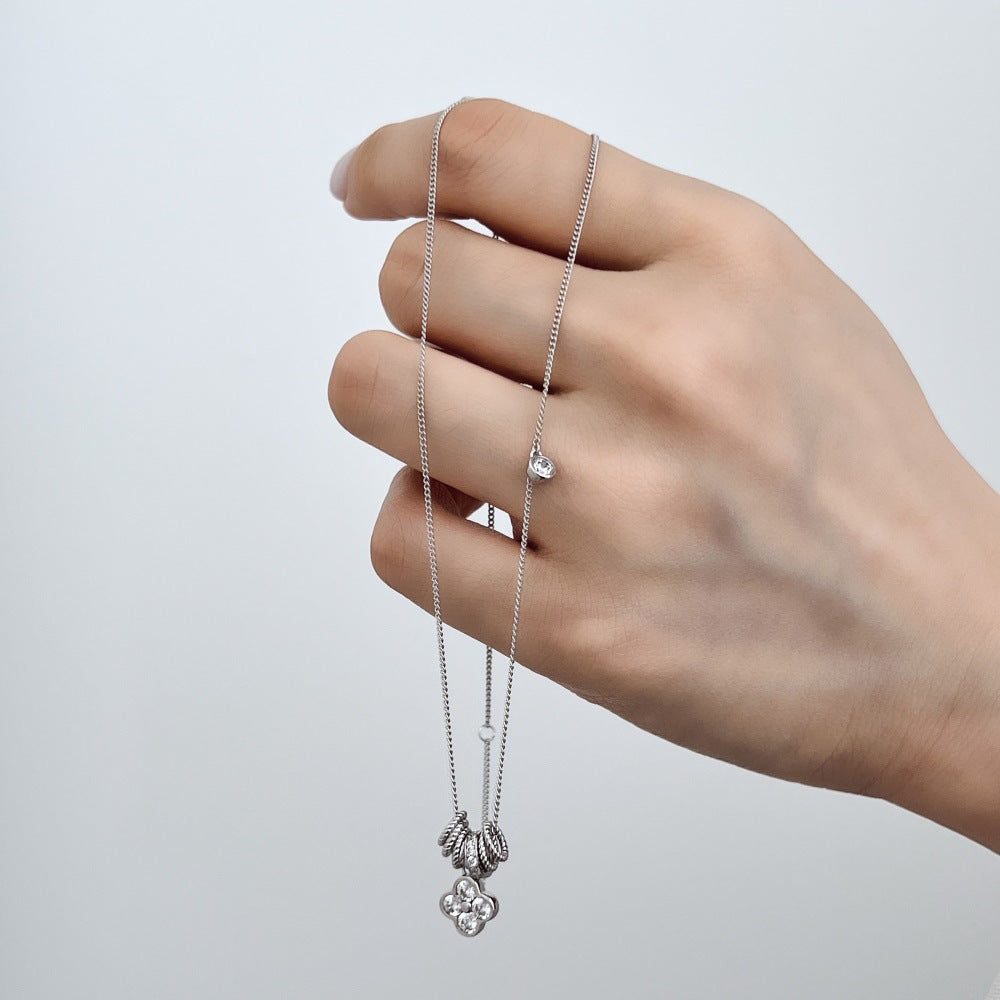 „Lucky Bloom“ 925 Sterling Silber Kleeblatt Halskette – Ein Flüstern des Glücks 