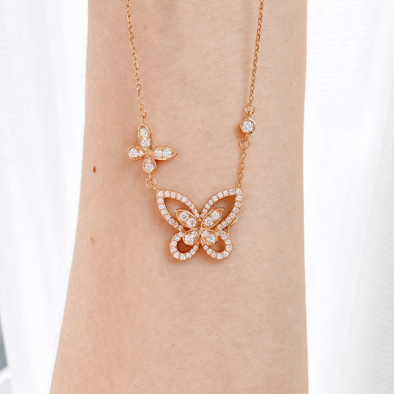 “Lumière Butterfly” S925 Sterling Silver D-Color Moissanite Butterfly Necklace